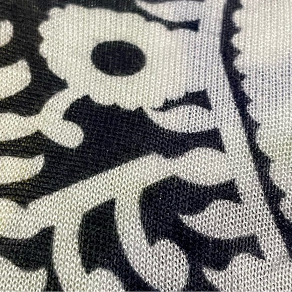 Camellia Cardigan Sweater artsy pattern size S lightweight - Picture 7 of 13